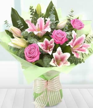 Rose &Amp; Lily Classic Flower Bouquet