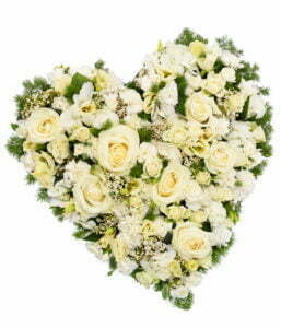 Tr13Heapr02Swhite Rose Heart